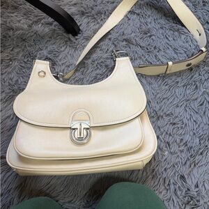 ⭐️Tory Burch Cream Saddle Crossbody Bag